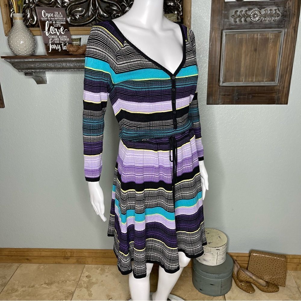 Diane von Furstenberg
Carrigan Striped Fit-and-Flare Dress, Lavender Size Med - Picture 7 of 15